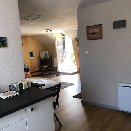 Apartment Dans Maison Rouge *