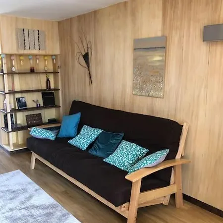 Apartment Dans Maison Rouge