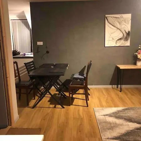 Apartment Dans Maison Rouge